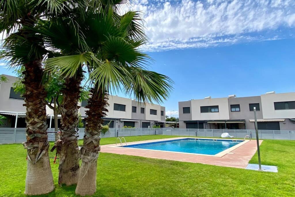 Chalet Moderno Con Piscina En Mont - Roige Bahia Dış mekan fotoğraf