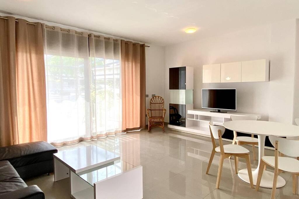 Chalet Moderno Con Piscina En Mont - Roige Bahia Dış mekan fotoğraf